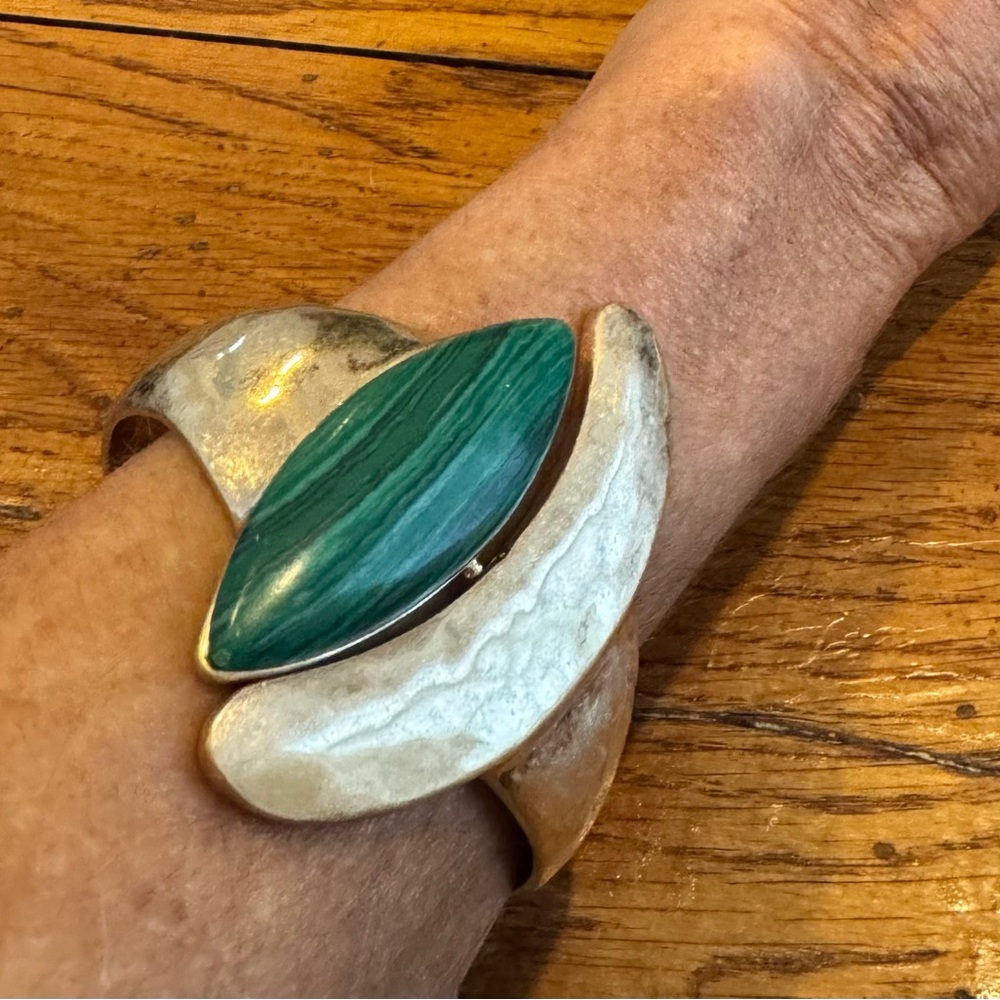 Beautiful malachite and brass hinge clasp bracelet.